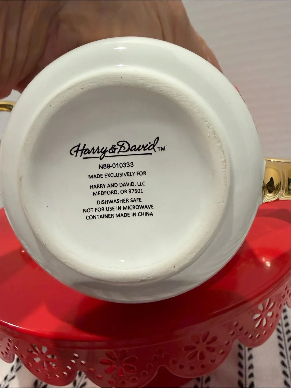 Harry And David Christmas Tea Pot And 2 Matching Cups Red & gold